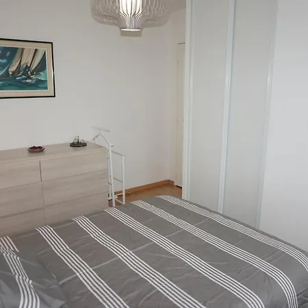 Apartment Bel Central Avec Piscine Chauffee, Balcon Et Terrasse - 3 Pieces, 70m², Parking Inclus - Fr-1-465-9 *