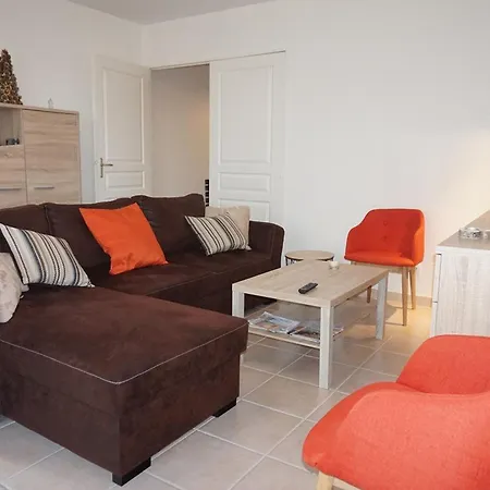 Bel Central Avec Piscine Chauffee, Balcon Et Terrasse - 3 Pieces, 70m², Parking Inclus - Fr-1-465-9 Apartment Merville-Franceville-Plage